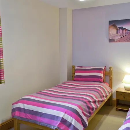 Holiday home Vaughan - 23055 Filey